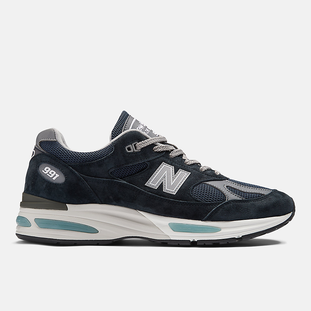 New Balance Made in UK 991v2 Shoes Dark Navy with Smoked Pearl and Silver